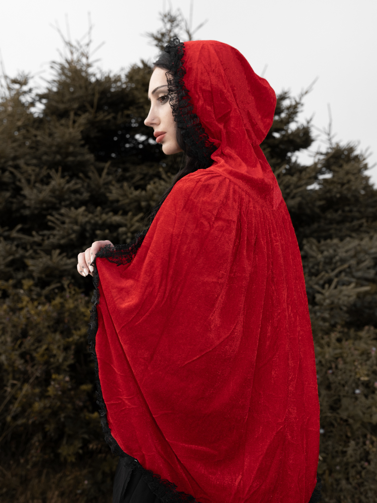 Red 1950s Halloween Lace Trim Velvet Cape